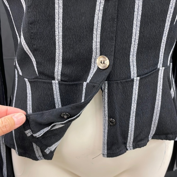 H&M black horizontal white stripes front button down peplum cut size 2 - Picture 7 of 12